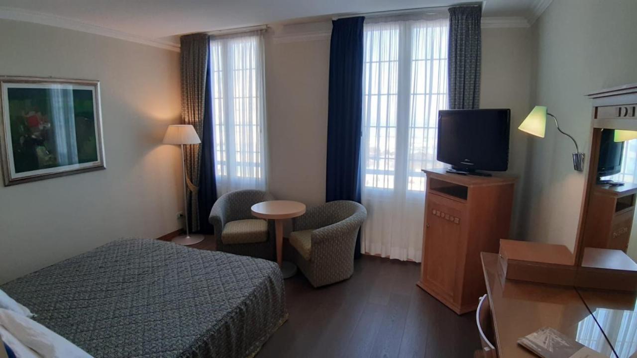 Deluxe Double or Twin Room,215181182:JPEG